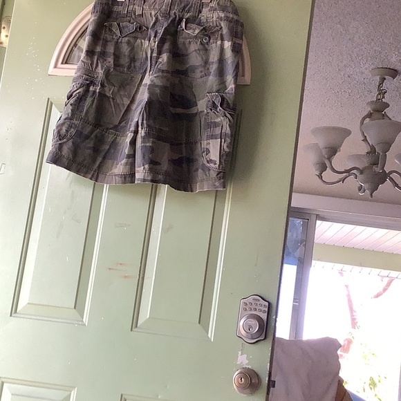 New - Picture 2 of 3